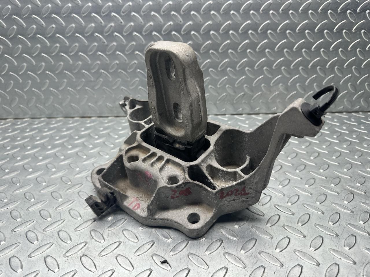 Supporto motore - Immagine 1 di 3