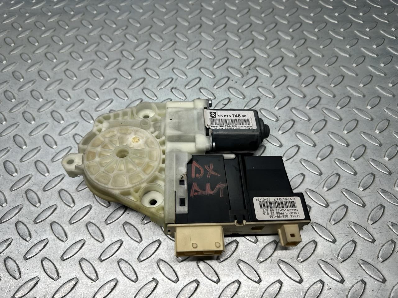 Motorino Alzavetro anteriore destra - Immagine 1 di 3
