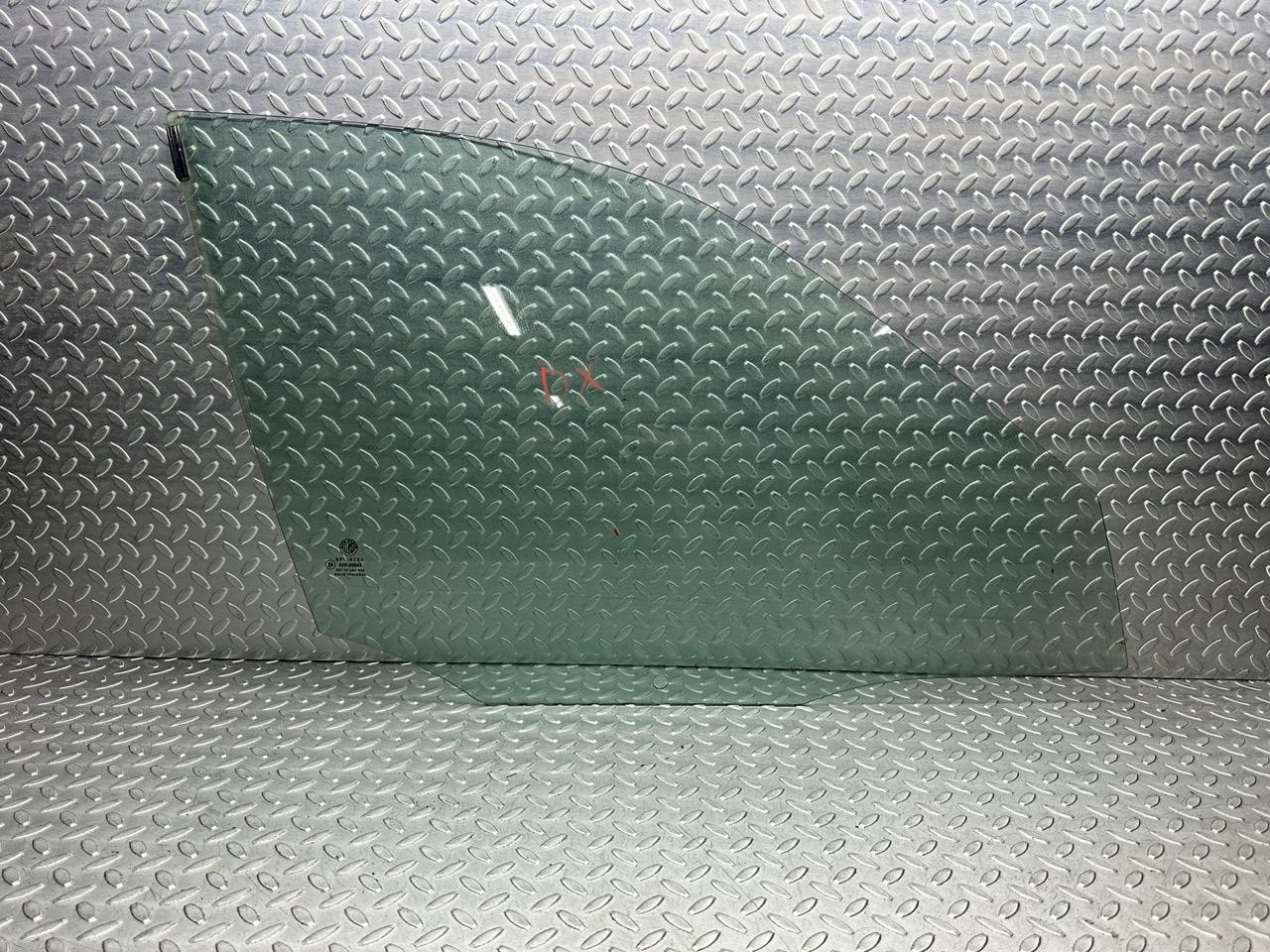 Scendente Atermico Porta Ant. Destro E643R00048 Usato