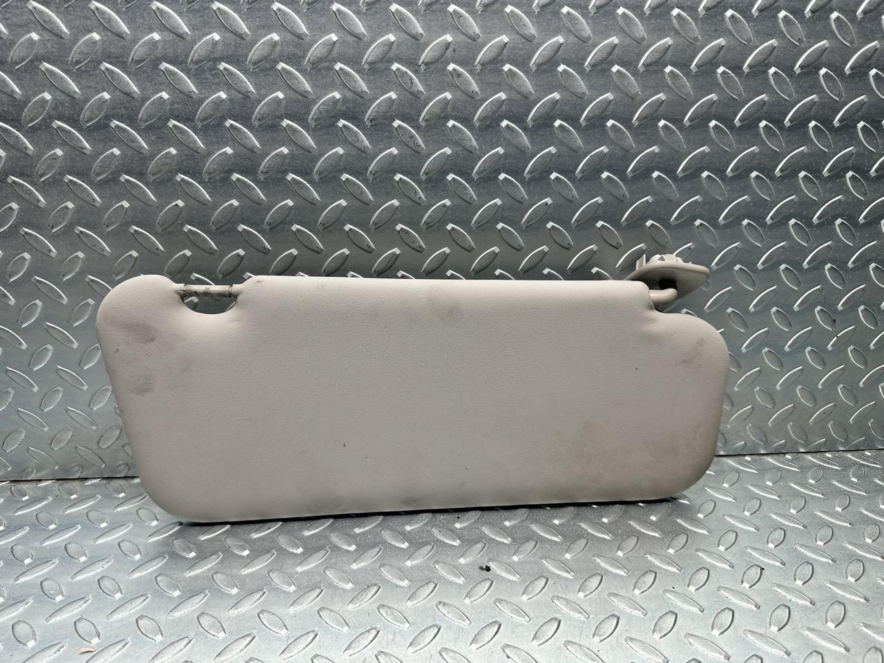 Parasole aletta anteriore SX - Immagine 1 di 3