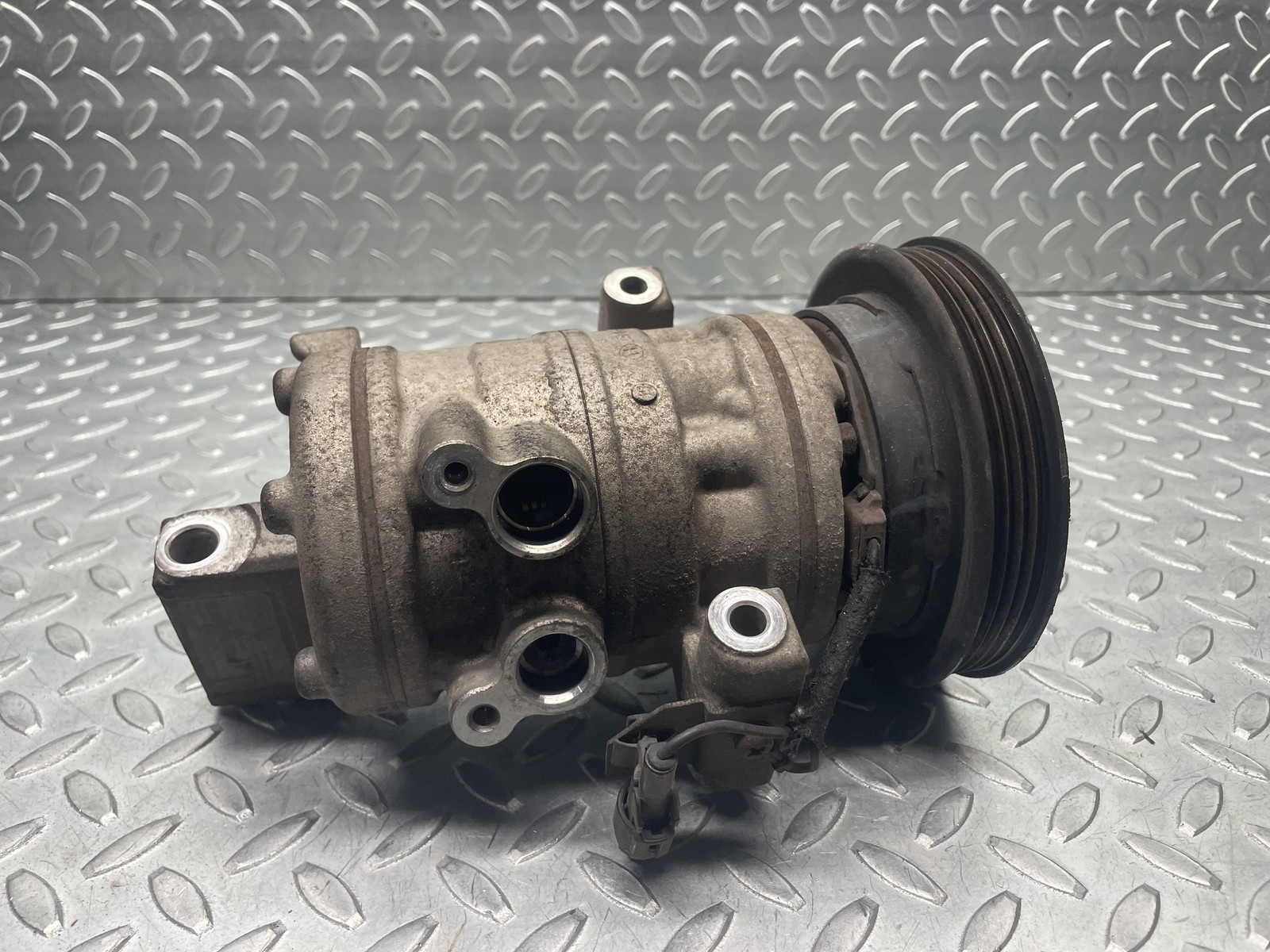 Compressore a/c - Immagine 1 di 7
