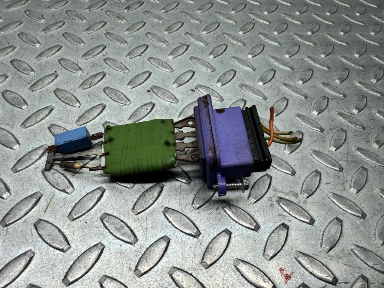 Resistenza motorino ventilazione abitacolo - Immagine 1 di 3