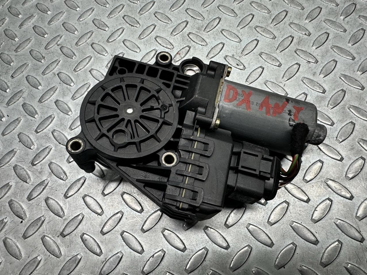 Motorino alzacristallo porta ant. Destro - Immagine 1 di 3