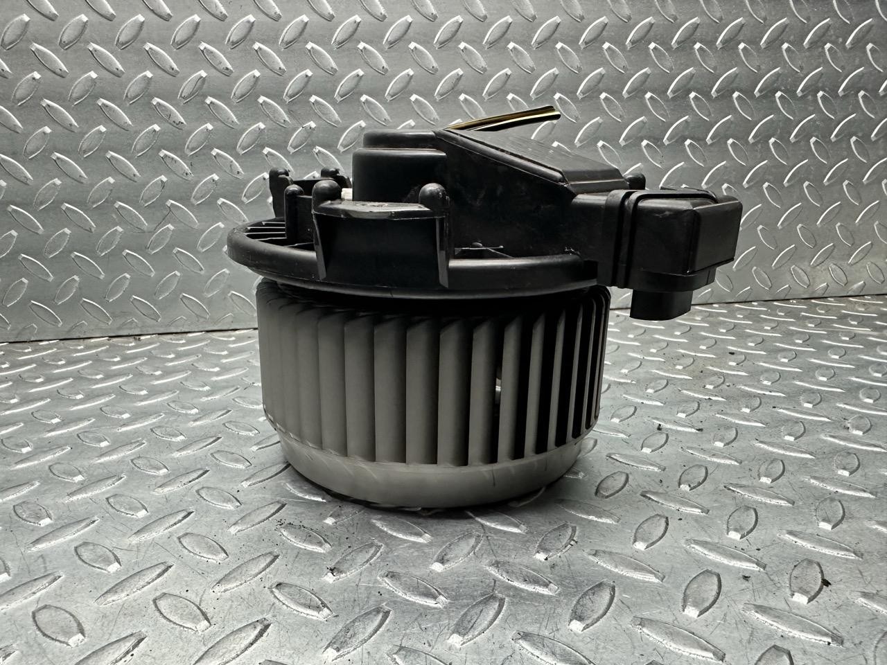 Motorino Ventilazione Abitacolo AV2727000311 Usato