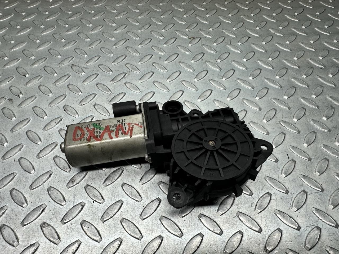 Motorino alzacristallo porta ant. Destro - Immagine 1 di 3