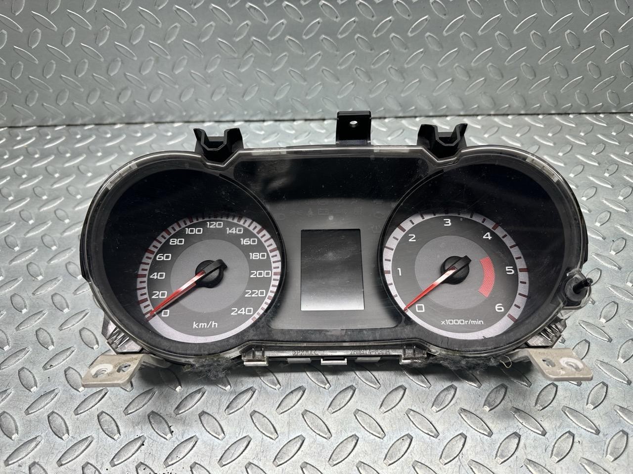 Quadro strumenti compl. - Immagine 1 di 3