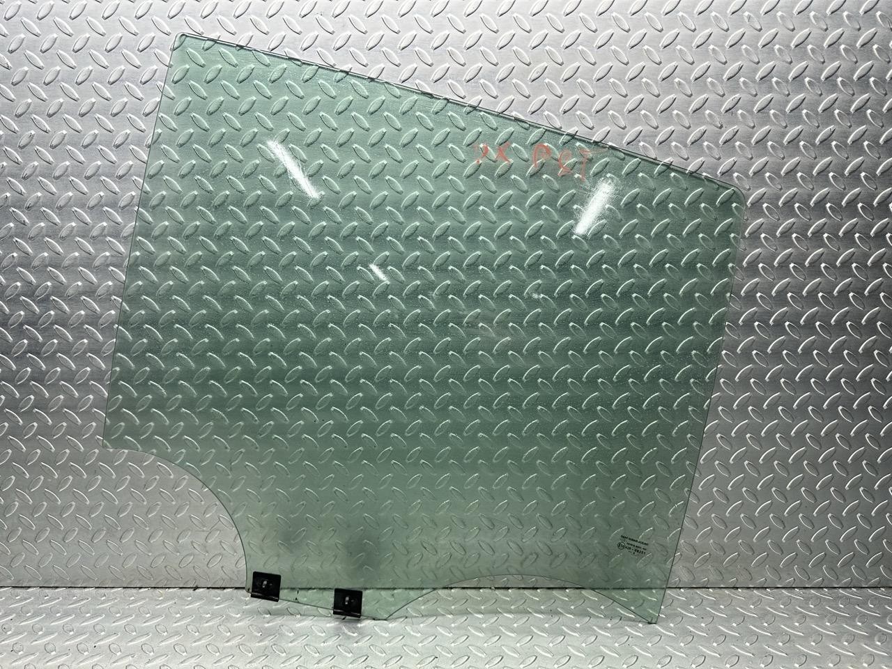 Scendente Atermico Porta Post. Destro 823005206R Usato