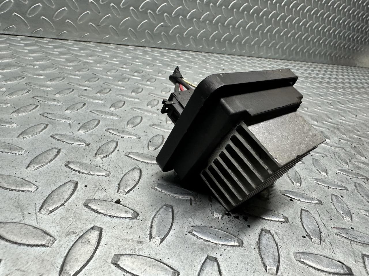Resistenza motorino ventilazione abitacolo - Immagine 1 di 5