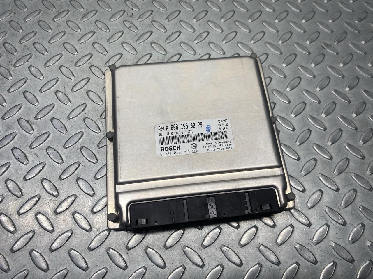 Centralina Iniezione (Bosch) A6681530279 0281010793 Usato