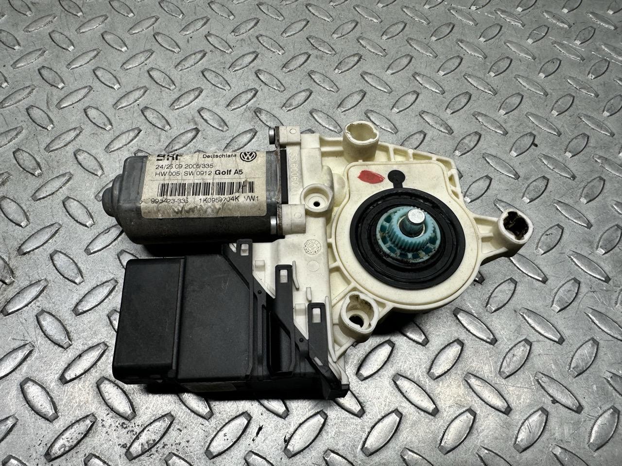 Motorino alzacristallo porta post. Destro - Immagine 1 di 6