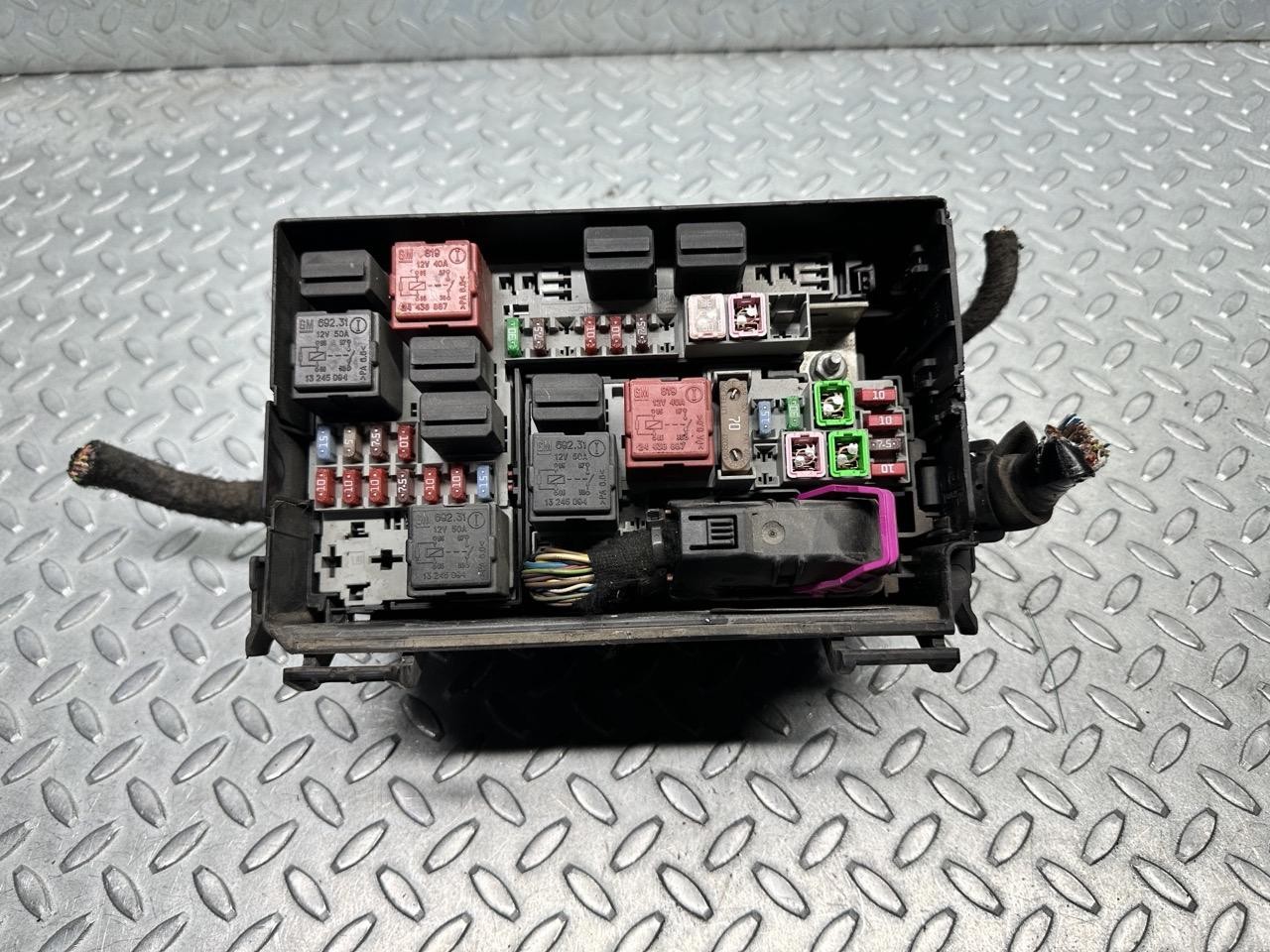 scatola fusibili - Immagine 1 di 7
