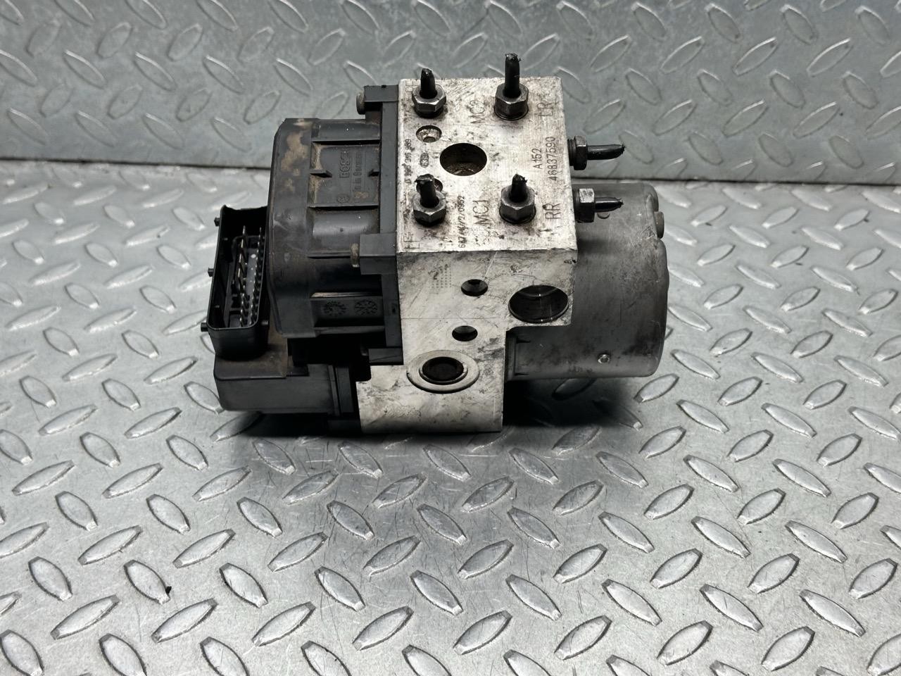 Centralina Abs (Bosch) 71719729 0273004684 Usato