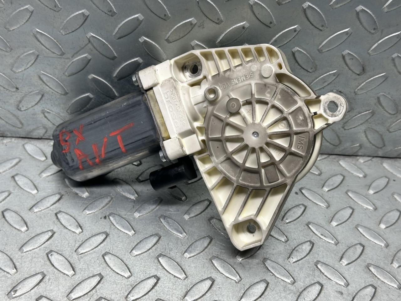 Motorino alzacristallo porta ant. Sinistro - Immagine 1 di 5
