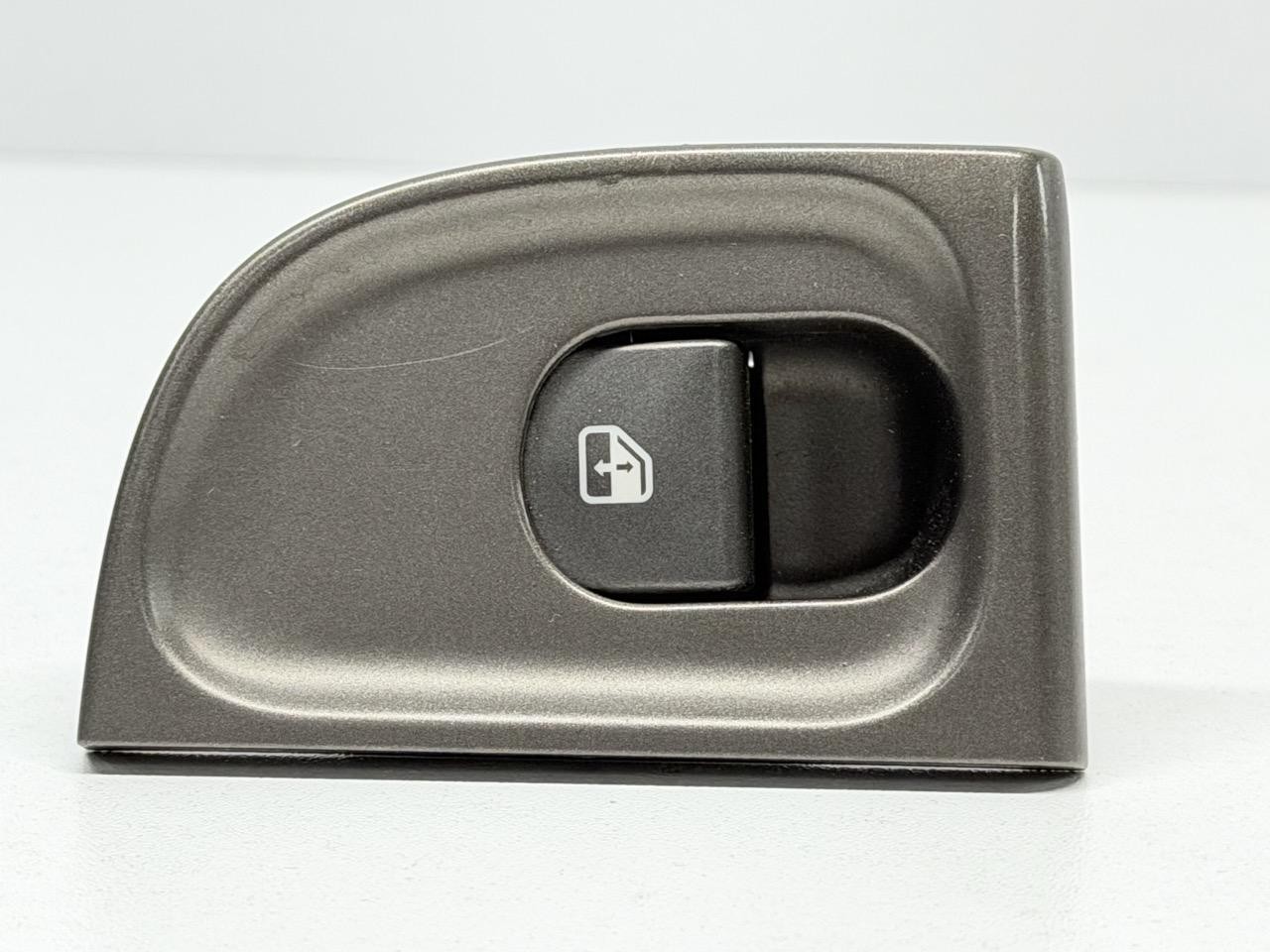 Interruttore alzacristalli porta post. Destro - Immagine 1 di 6