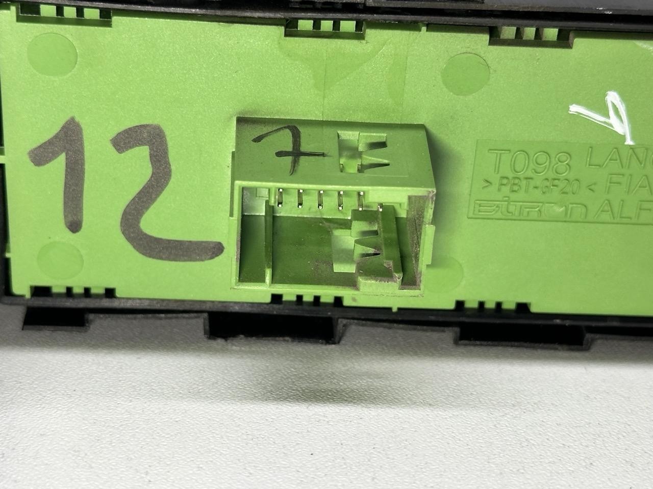 Miniatura 7