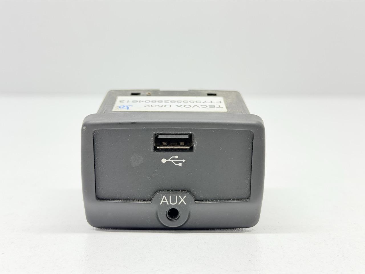 console porta USB / AUX - Immagine 1 di 7