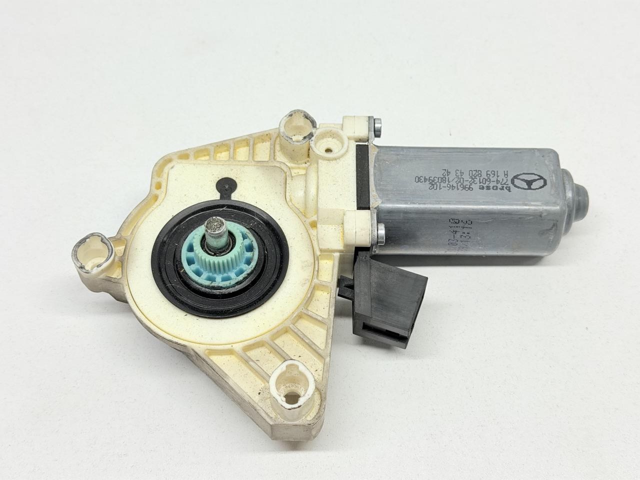 Motorino Alzacristallo Porta Ant. Sinistro A1698204142 A1698204342 Usato