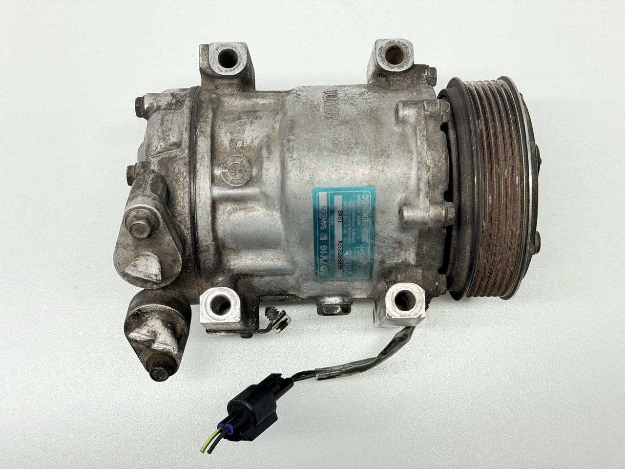 Compressore A/C - Immagine 1 di 6