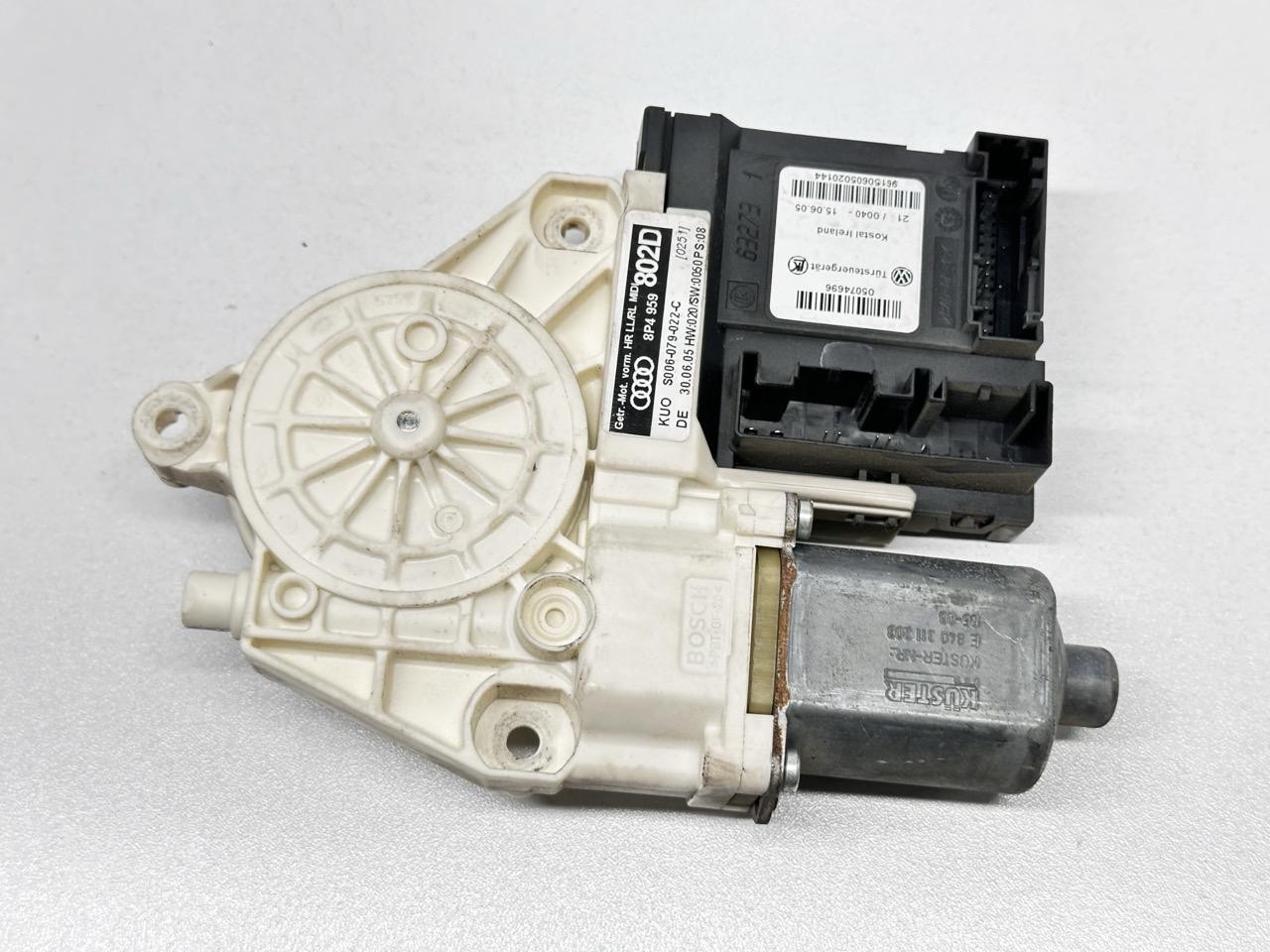 Motorino Alzacristallo Porta Post. Destro 8P4959802F 8P4959802D Usato