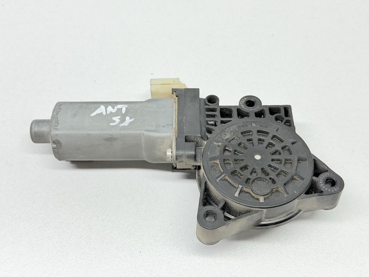 Motorino alzacristallo porta ant. Sinistro - Immagine 1 di 4