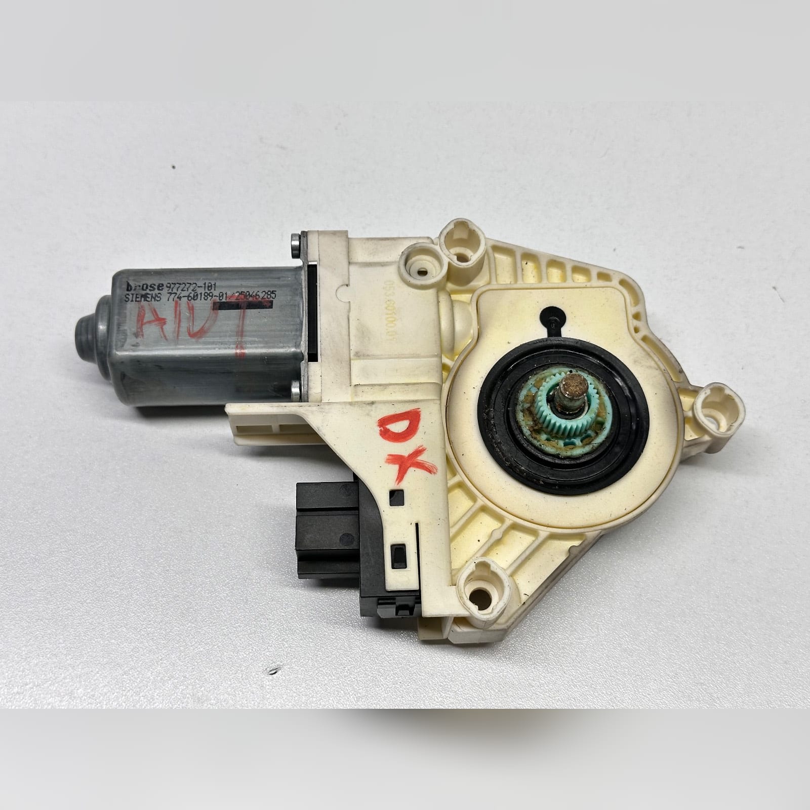 Motorino alzacristallo porta ant. Destro - Immagine 1 di 6