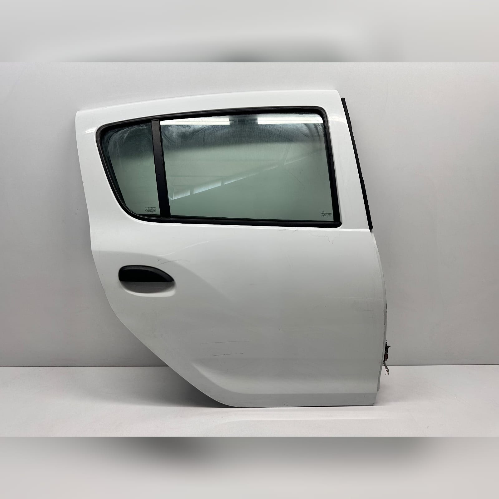 Porta Post. Destro (Saint-gobain Sekurit Dacia Renault Sisecam) 821002434R 43R-000015 Usato
